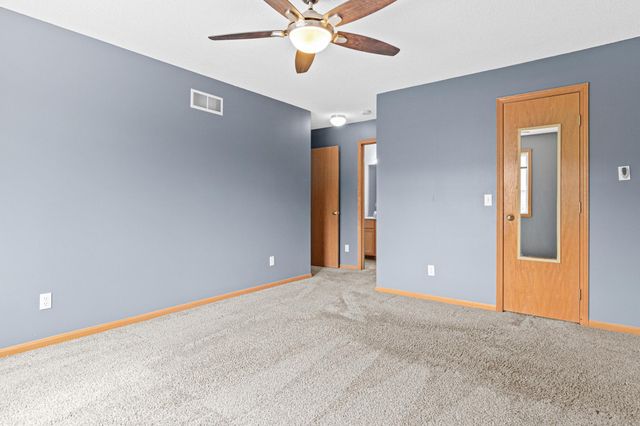 625 Mariner Way 87, Woodbury, MN 55129