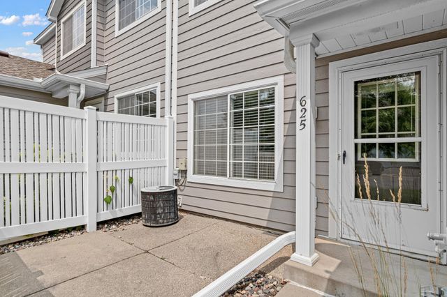 625 Mariner Way 87, Woodbury, MN 55129