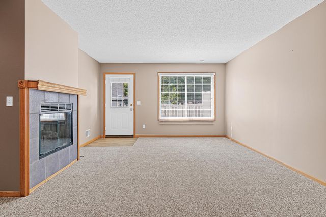 625 Mariner Way 87, Woodbury, MN 55129