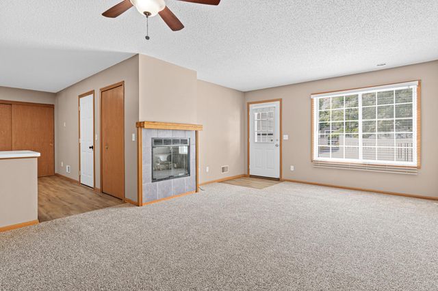 625 Mariner Way 87, Woodbury, MN 55129