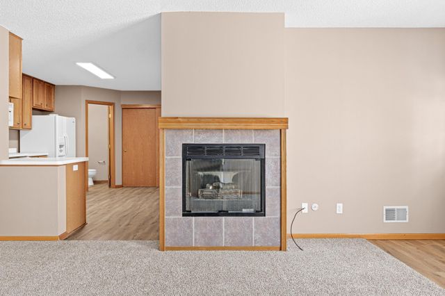 625 Mariner Way 87, Woodbury, MN 55129