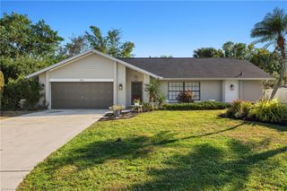 194 Wickliffe DR, Naples, FL 34110