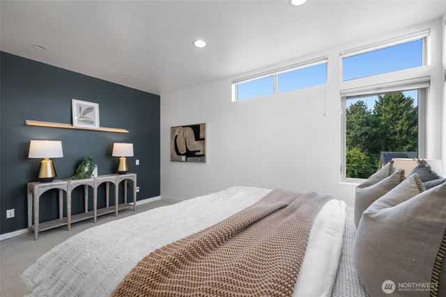 223 NW 87th St, Seattle, WA 98117