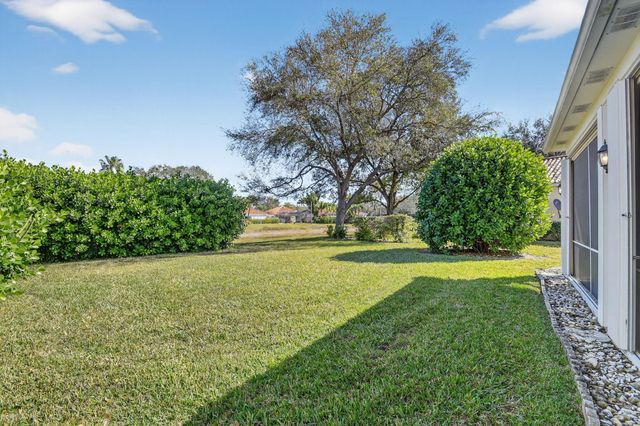 7139 Crystal Lake Drive, West Palm Beach, FL 33411