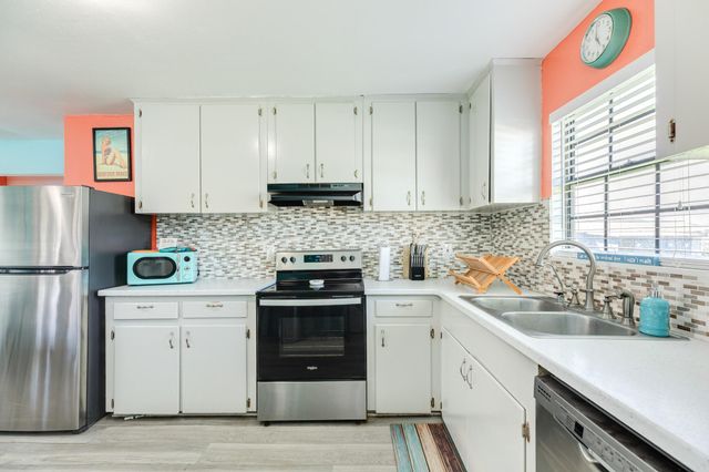 222 Driftwood Court, Surfside Beach, TX 77541