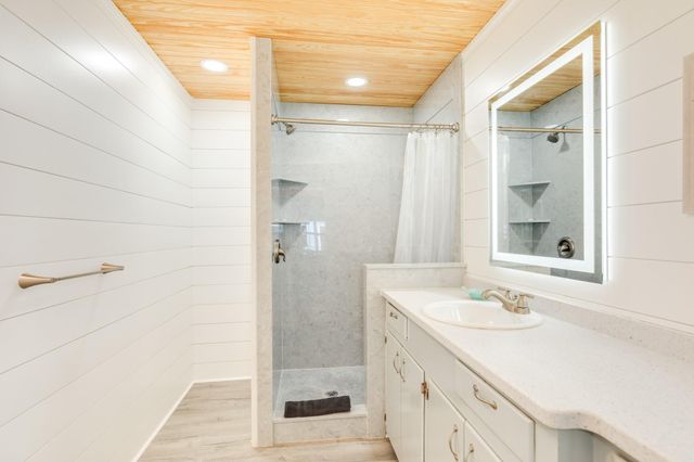 222 Driftwood Court, Surfside Beach, TX 77541