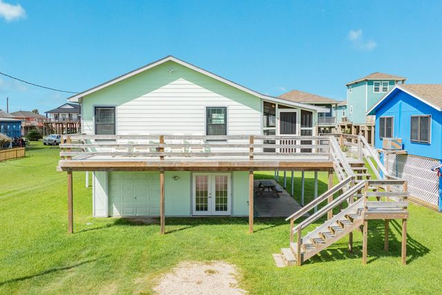 222 Driftwood Court, Surfside Beach, TX 77541