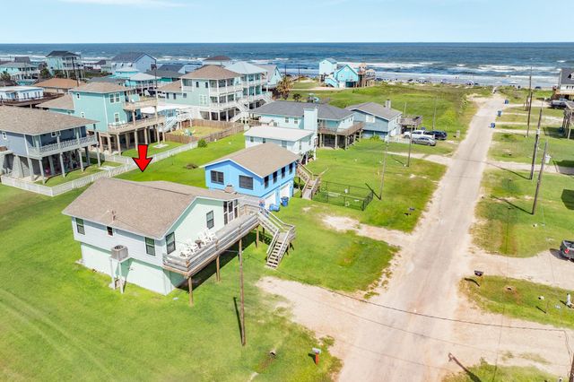 222 Driftwood Court, Surfside Beach, TX 77541
