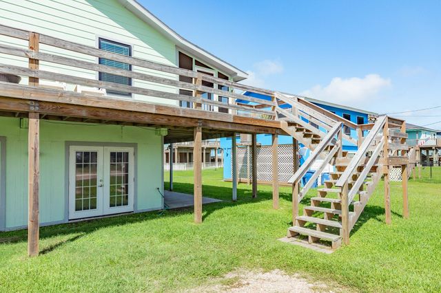 222 Driftwood Court, Surfside Beach, TX 77541