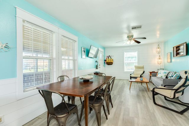 222 Driftwood Court, Surfside Beach, TX 77541