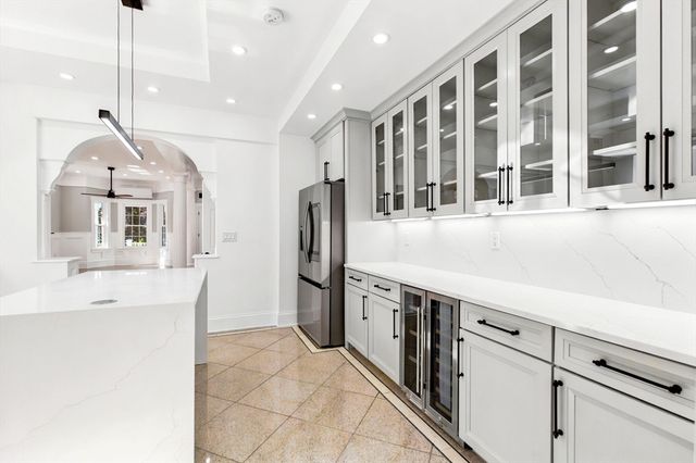 10 Washington Park 1RIGHT, Newton, MA 02460