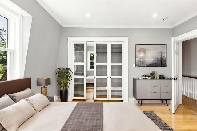 10 Washington Park 1RIGHT, Newton, MA 02460