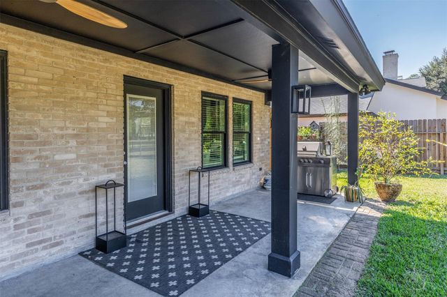 2507 Pine Bend Dr, Houston, TX 77339