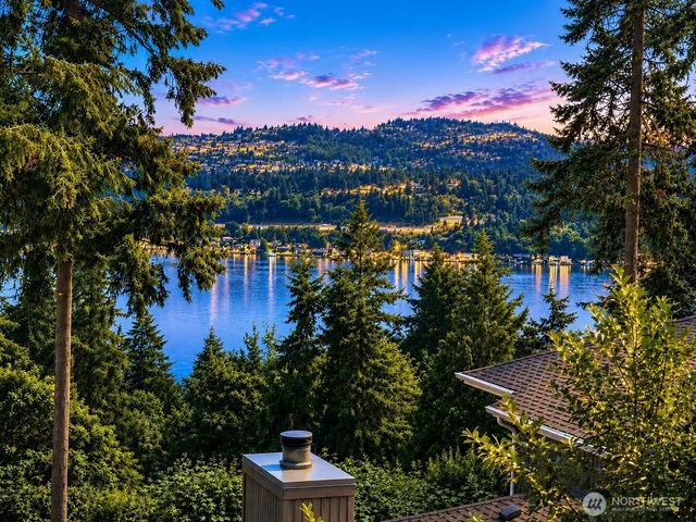 4739 Fernridge Lane, Mercer Island, WA 98040