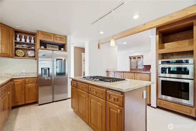 4739 Fernridge Lane, Mercer Island, WA 98040