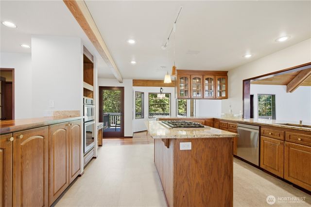 4739 Fernridge Lane, Mercer Island, WA 98040