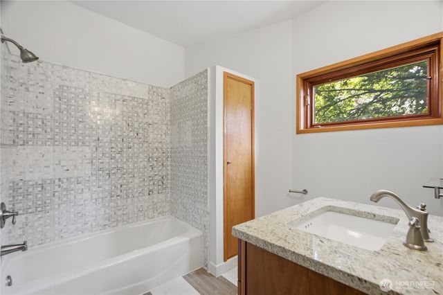 4739 Fernridge Lane, Mercer Island, WA 98040