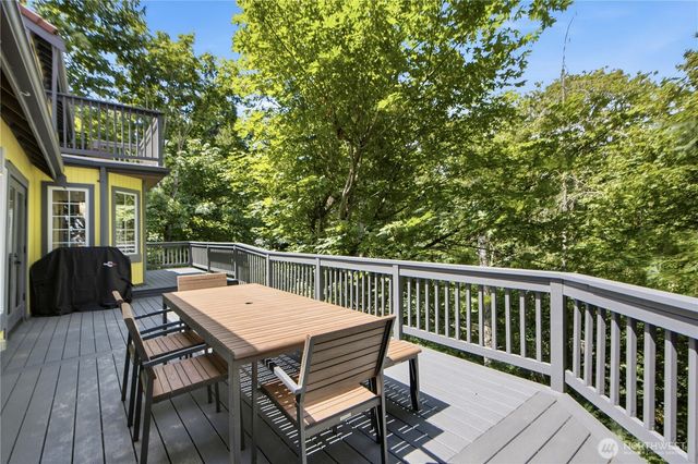 4739 Fernridge Lane, Mercer Island, WA 98040