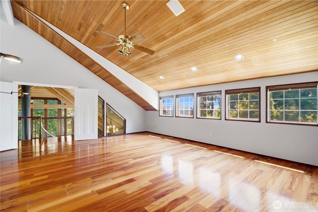 4739 Fernridge Lane, Mercer Island, WA 98040
