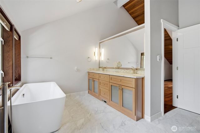 4739 Fernridge Lane, Mercer Island, WA 98040