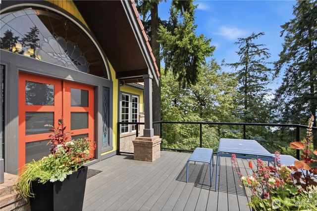 4739 Fernridge Lane, Mercer Island, WA 98040