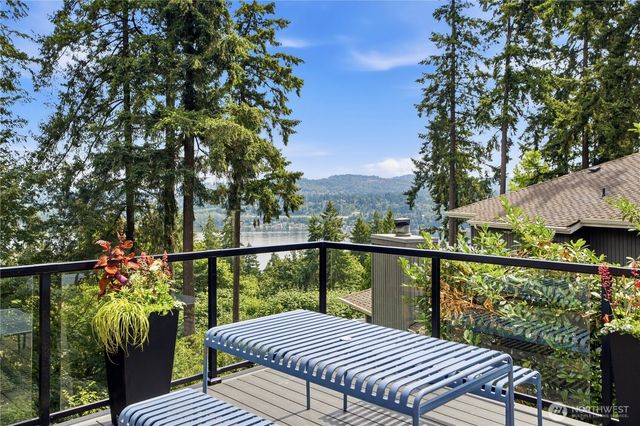 4739 Fernridge Lane, Mercer Island, WA 98040