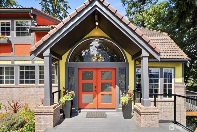 4739 Fernridge Lane, Mercer Island, WA 98040