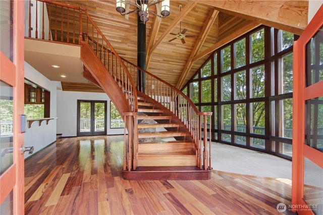 4739 Fernridge Lane, Mercer Island, WA 98040
