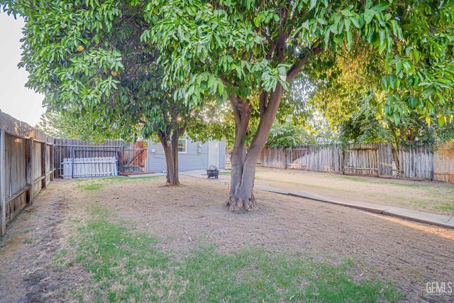 400 Cypress Street, Bakersfield, CA 93304