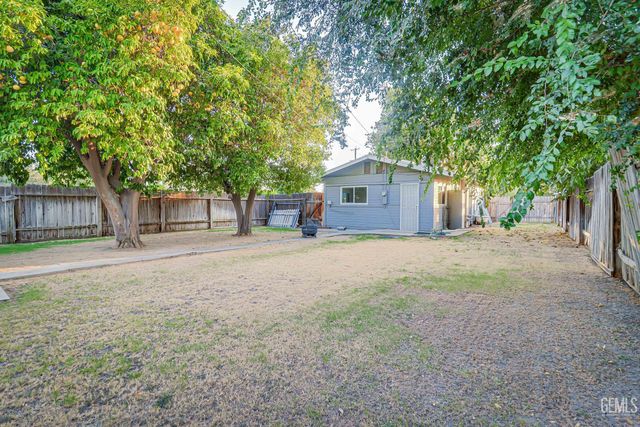 400 Cypress Street, Bakersfield, CA 93304