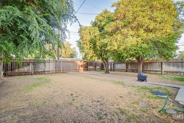 400 Cypress Street, Bakersfield, CA 93304