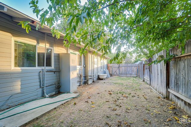 400 Cypress Street, Bakersfield, CA 93304