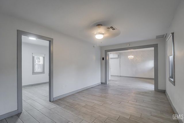400 Cypress Street, Bakersfield, CA 93304