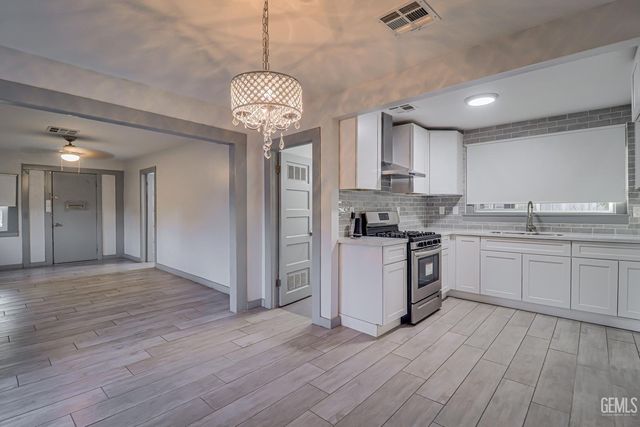 400 Cypress Street, Bakersfield, CA 93304