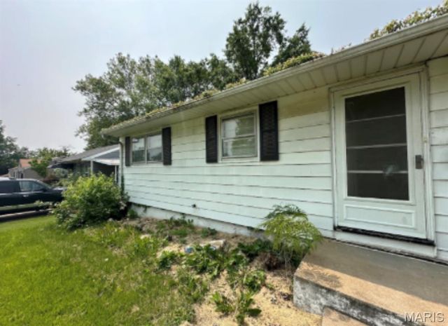 1120 Highmont Drive, St Louis, MO 63135