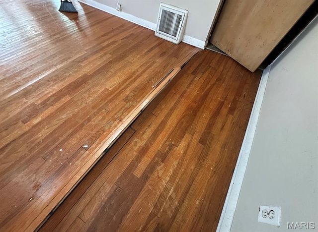 1120 Highmont Drive, St Louis, MO 63135