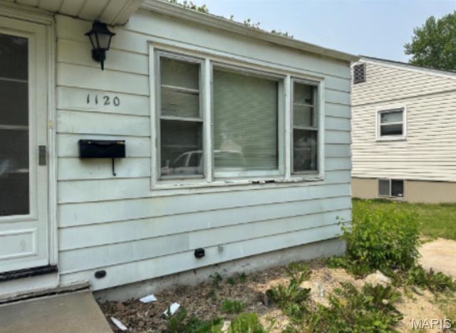 1120 Highmont Drive, St Louis, MO 63135