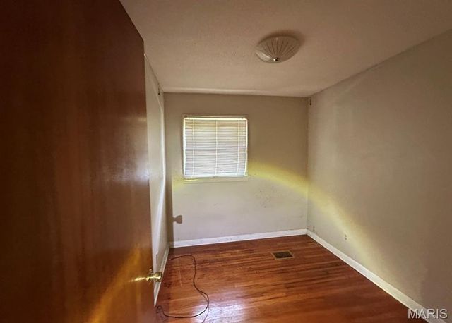 1120 Highmont Drive, St Louis, MO 63135