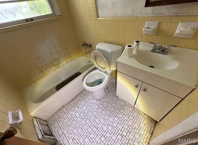 1120 Highmont Drive, St Louis, MO 63135