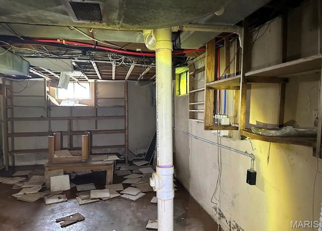 1120 Highmont Drive, St Louis, MO 63135