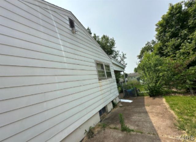 1120 Highmont Drive, St Louis, MO 63135