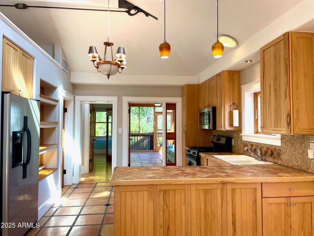 11 SPRING Canyon, Bisbee, AZ 85603