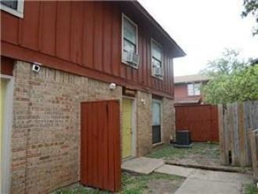 1317 Southport DR C, Austin, TX 78704