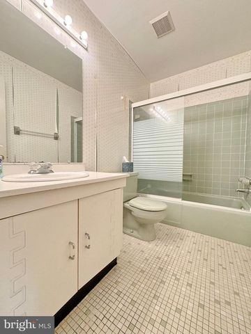 9431 SILVER OAK RD, La Plata, MD 20646