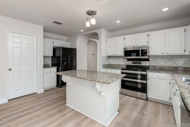 4907 Wood Glen, San Antonio, TX 78244