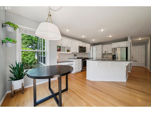 17958 Nw LONE ROCK Dr, Portland, OR 97229