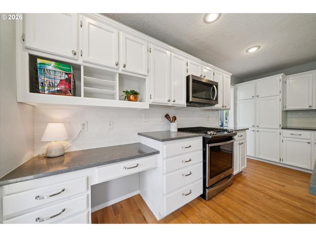 17958 Nw LONE ROCK Dr, Portland, OR 97229