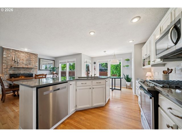 17958 Nw LONE ROCK Dr, Portland, OR 97229