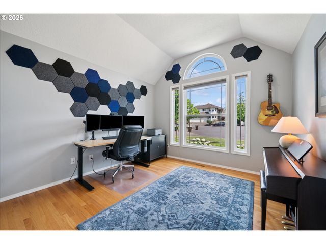 17958 Nw LONE ROCK Dr, Portland, OR 97229