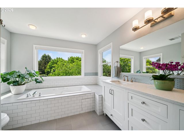 17958 Nw LONE ROCK Dr, Portland, OR 97229